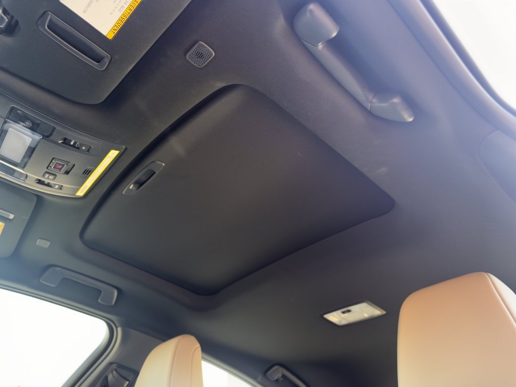 Certified 2025 Lexus UX 300h FWD w/ Accessory Package (Z2) image 28