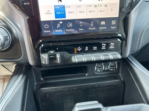 Used 2022 RAM 1500 Limited AWD/4WD image 19