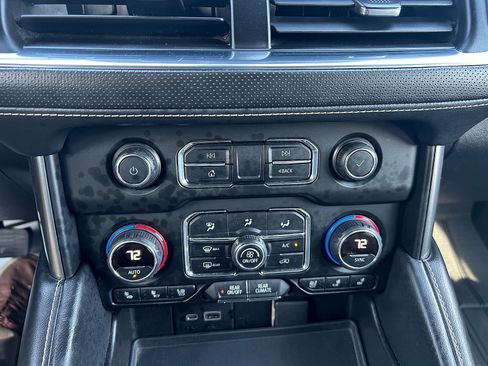 Used 2021 Chevrolet Tahoe Premier w/ Premium Package RWD image 20