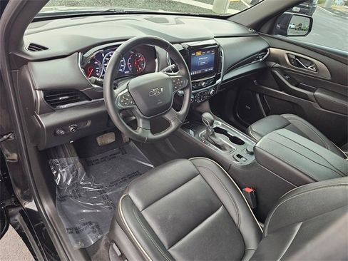 Used 2023 Chevrolet Traverse Premier w/ Redline Edition image 2