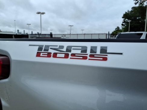 Used 2022 Chevrolet Silverado 1500 LT Trail Boss w/ LT Trail Boss Premium Package AWD/4WD image 5