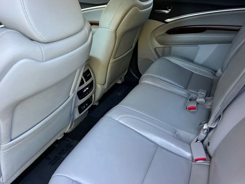 Used 2017 Acura MDX FWD image 4