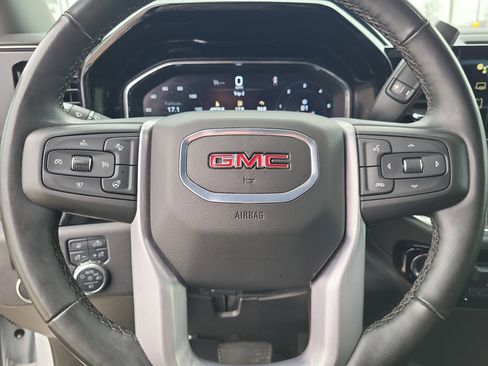 Used 2025 GMC Sierra 1500 SLT image 19