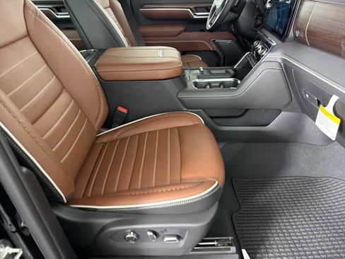 New 2026 GMC Sierra 2500 Denali Ultimate AWD/4WD image 9
