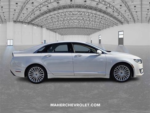 Used 2017 Lincoln MKZ Reserve image 8