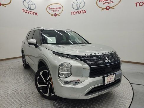 Used 2022 Mitsubishi Outlander SEL image 1