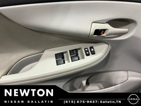 Used 2013 Toyota Corolla L FWD image 17