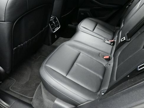 Certified 2020 Porsche Macan AWD/4WD image 15