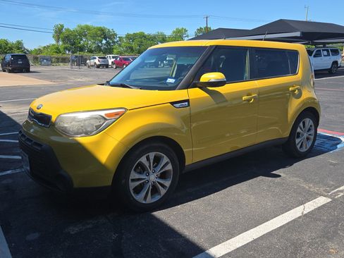 Used 2014 Kia Soul + image 3