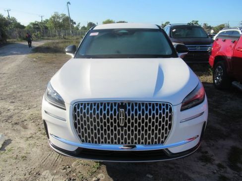 Used 2023 Lincoln Corsair FWD image 2