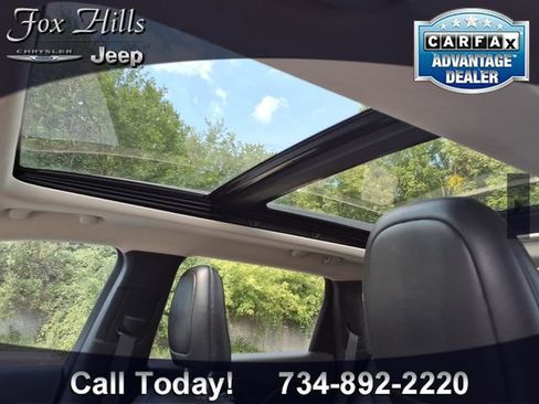 Used 2016 Jeep Cherokee Trailhawk w/ Comfort/Convenience Group AWD/4WD image 15