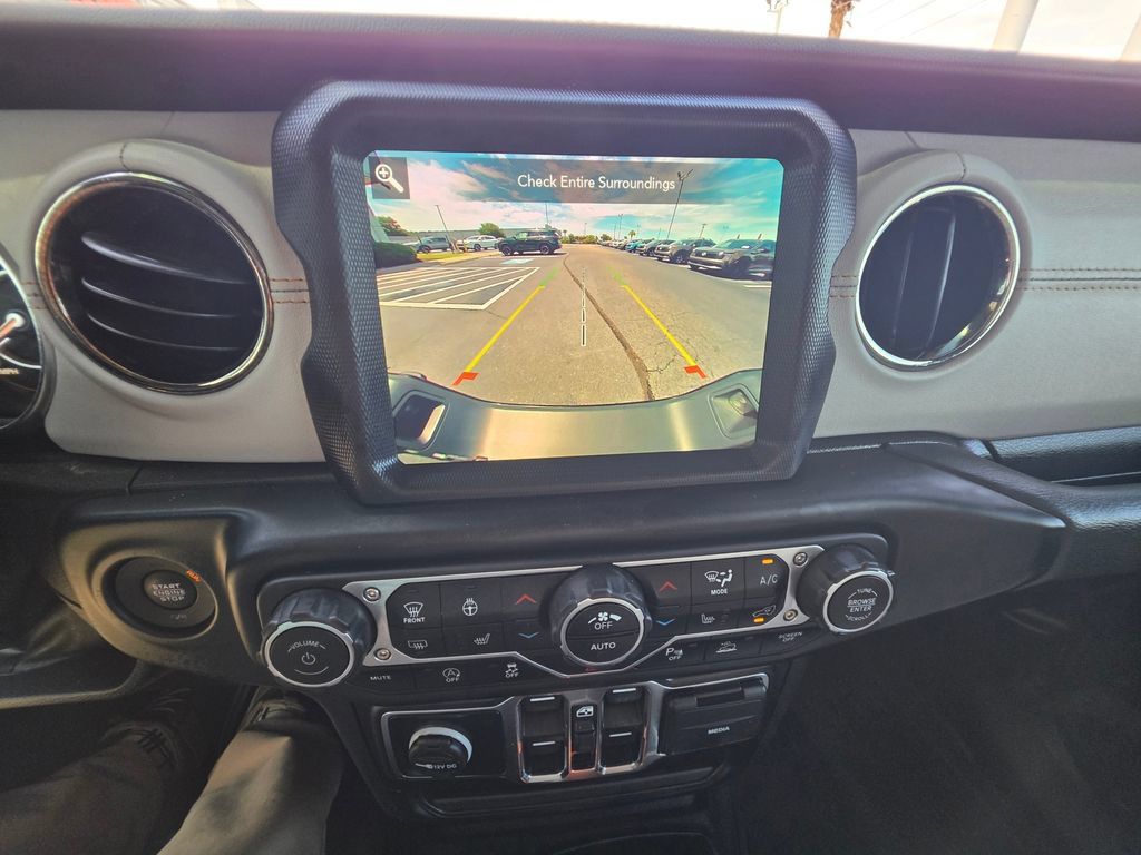 Used 2023 Jeep Gladiator Overland AWD/4WD image 22