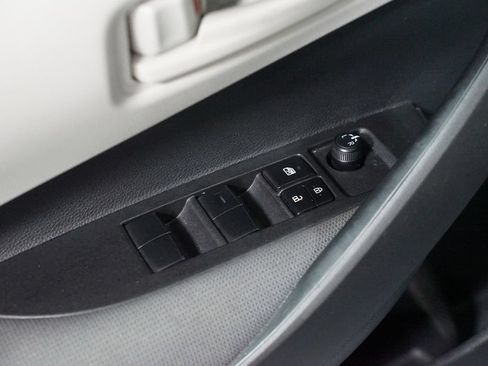 Certified 2025 Toyota Corolla LE FWD image 28