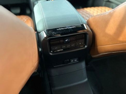 Used 2025 Toyota Land Cruiser image 20
