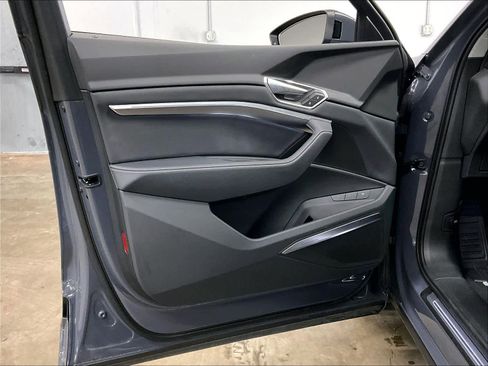 Certified 2024 Audi Q8 e-tron Premium Plus w/ Premium Plus Package image 24