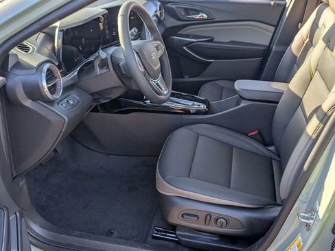 Used 2025 Chevrolet Trax ACTIV w/ Driver Confidence Package image 5