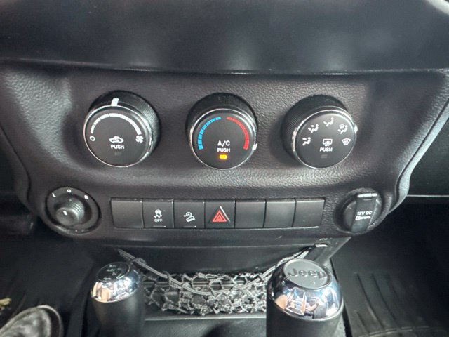 Used 2015 Jeep Wrangler Unlimited Sport w/ Quick Order Package 24S AWD/4WD image 17