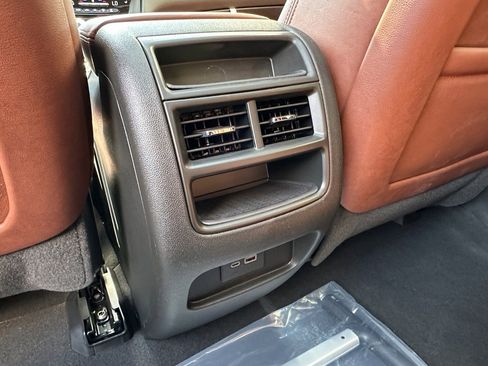 New 2025 Cadillac XT5 Premium Luxury image 7