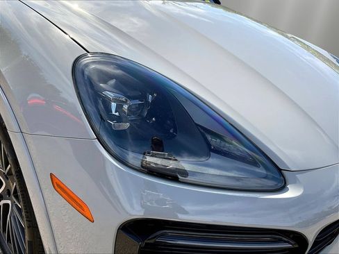 Used 2022 Porsche Cayenne GTS AWD/4WD image 31