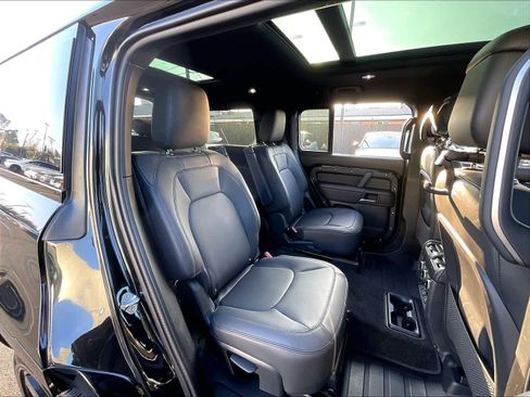New 2026 Land Rover Defender 130 X-Dynamic SE image 27