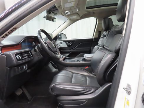 Used 2023 Lincoln Aviator Reserve w/ Equipment Group 201A image 9