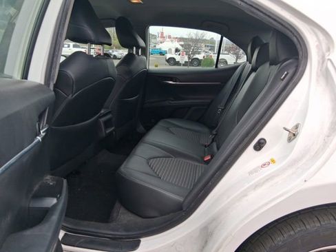Certified 2019 Toyota Camry SE image 6