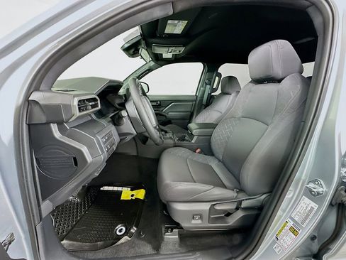 Used 2025 Toyota Tacoma SR image 21