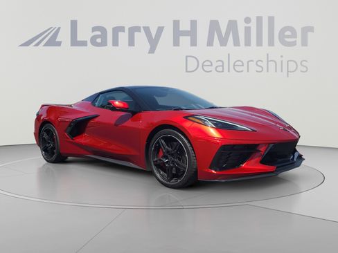 Used 2024 Chevrolet Corvette Stingray Premium Conv w/ Z51 Performance Package RWD image 7
