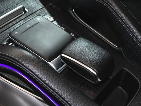 Used 2021 Mercedes-Benz GLE 350 4MATIC image 52