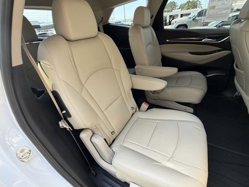 Used 2020 Buick Enclave Essence w/ Sound and Sites Package image 20