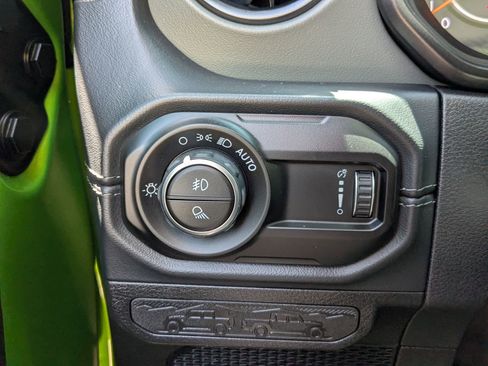 Used 2025 Jeep Gladiator Mojave AWD/4WD image 21