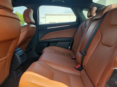Used 2019 Ford Fusion Titanium AWD/4WD image 16