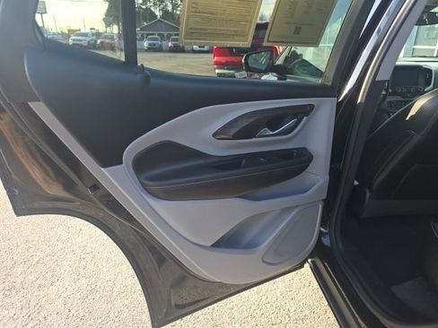 Used 2023 GMC Terrain SLT image 29