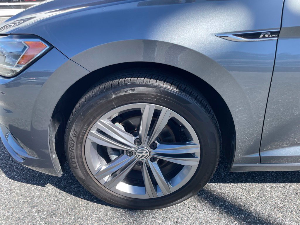 Used 2019 Volkswagen Jetta R-Line w/ R-Line Cold Weather Package FWD image 6