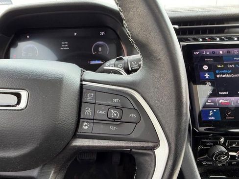 Used 2022 Jeep Grand Cherokee L Limited image 15