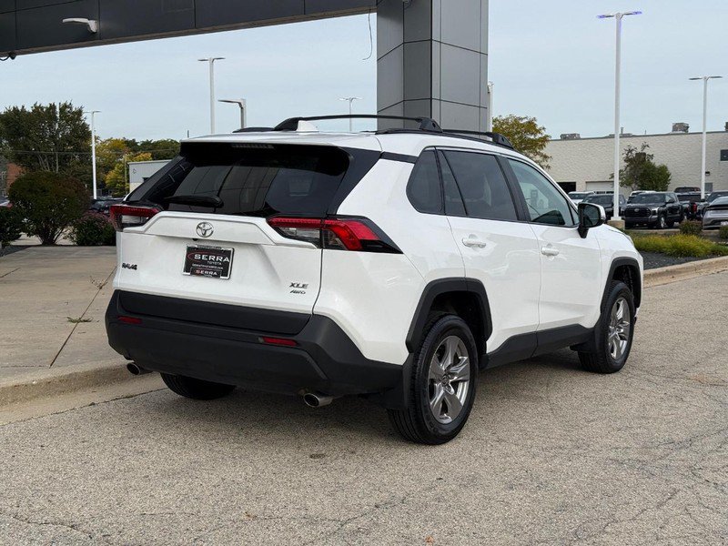 Used 2022 Toyota RAV4 XLE AWD/4WD image 3