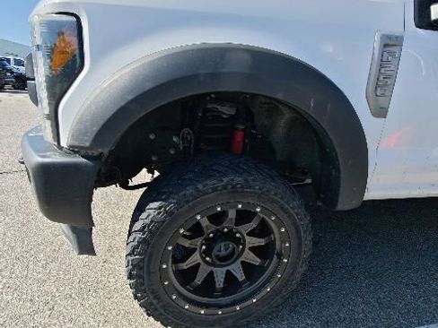 Used 2017 Ford F250 XLT w/ XLT Value Package AWD/4WD image 2