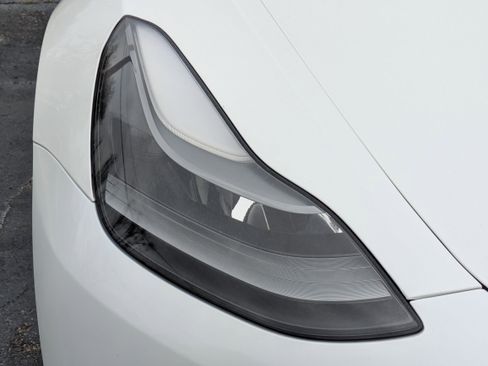 Used 2022 Tesla Model 3 Performance image 10