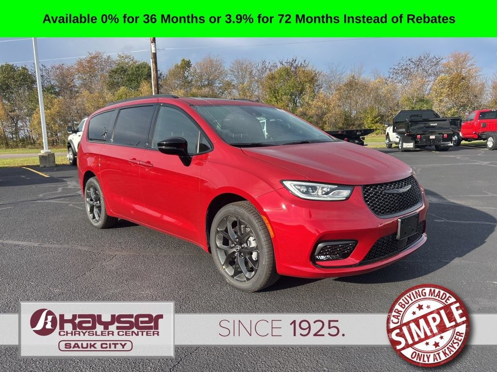 New 2026 Chrysler Pacifica Limited w/ S Appearance Package AWD/4WD image 1