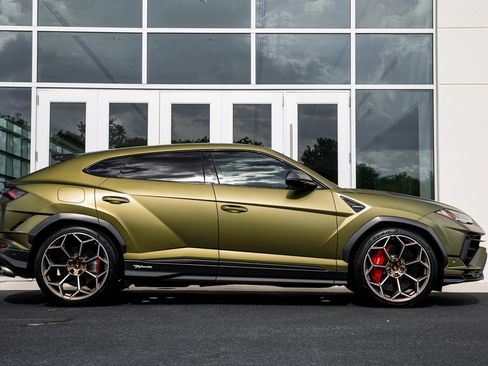 Used 2024 Lamborghini Urus Performante AWD/4WD image 34