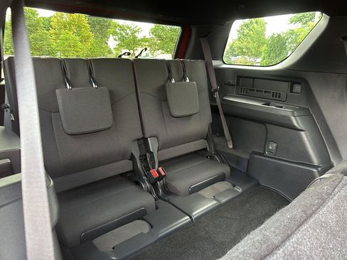 Used 2025 Toyota 4Runner SR5 AWD/4WD image 18