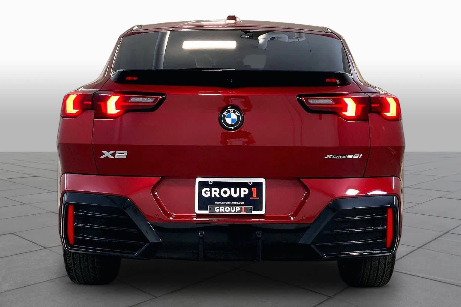 Used 2025 BMW X2 xDrive28i w/ Premium Package AWD/4WD image 4