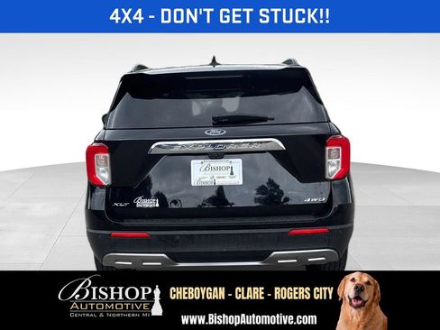 Used 2022 Ford Explorer XLT w/ Equipment Group 202A AWD/4WD image 8