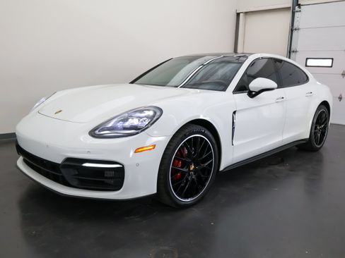 Used 2022 Porsche Panamera image 7