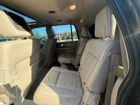 Used 2015 Lincoln Navigator L 2WD image 11