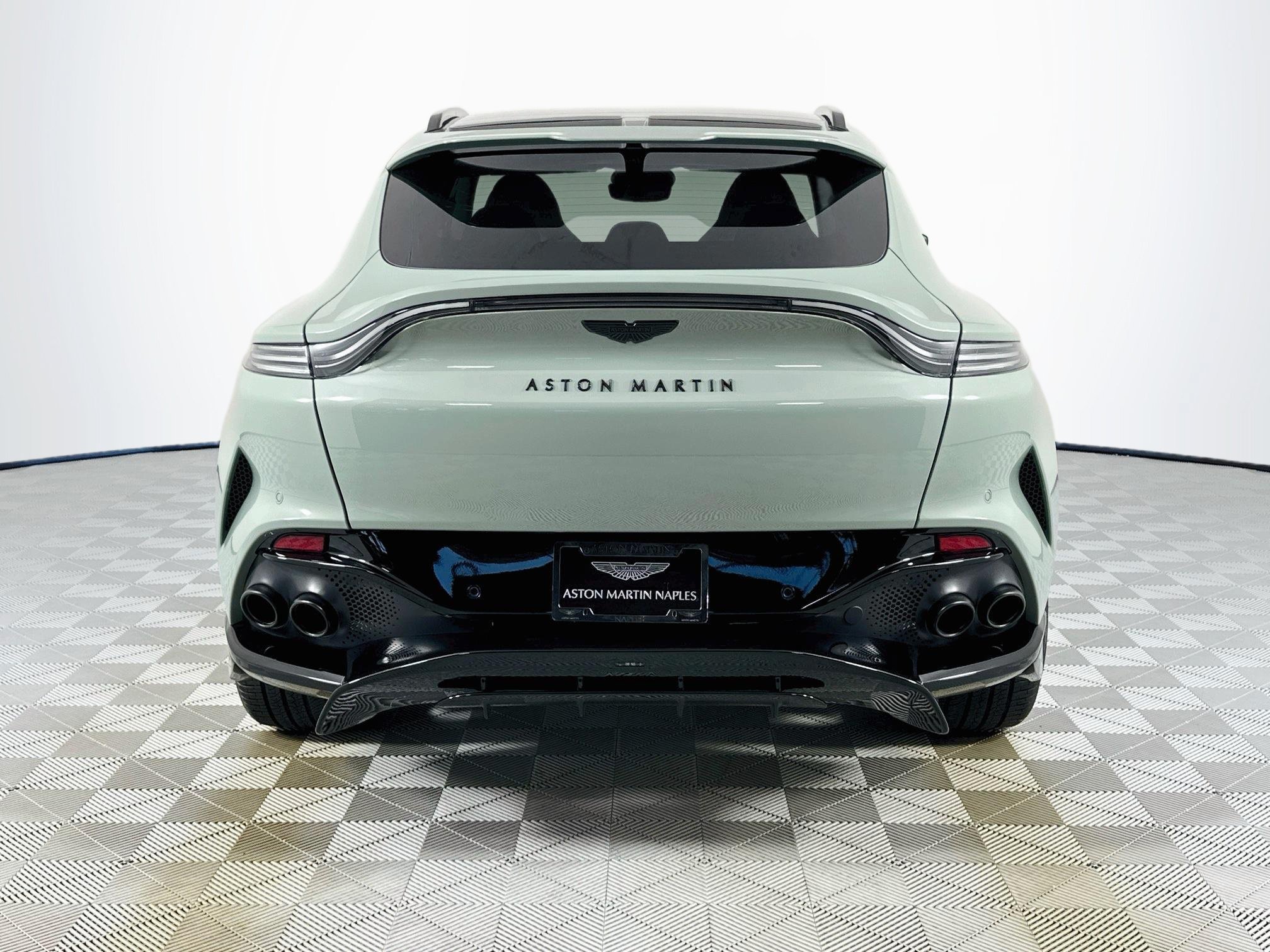 Used 2025 Aston Martin DBX 707 AWD/4WD image 16