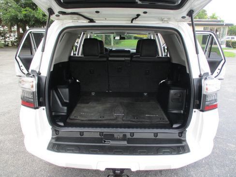 Used 2017 Toyota 4Runner SR5 Premium image 22