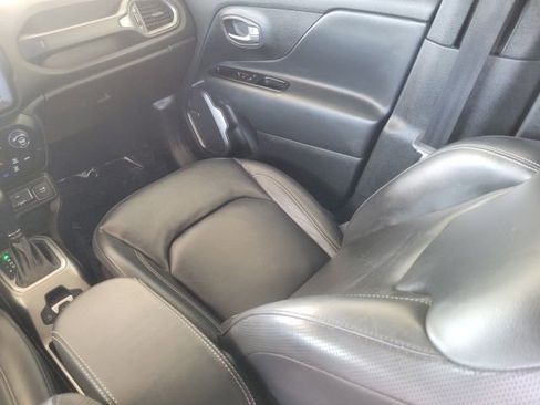 Used 2021 Jeep Renegade Limited w/ Sun & Sound Group AWD/4WD image 17