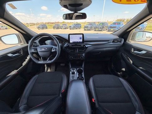 Used 2025 Ford Escape ST-Line AWD/4WD image 28