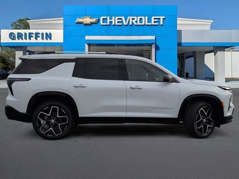 New 2026 Chevrolet Traverse High Country image 3